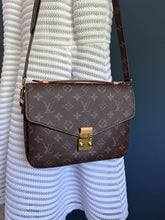 Lade das Bild in den Galerie-Viewer, LOUIS VUITTON MÉTIS
