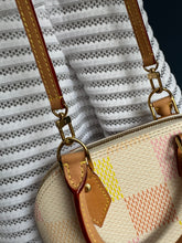 Lade das Bild in den Galerie-Viewer, LOUIS VUITTON ALMA BB
