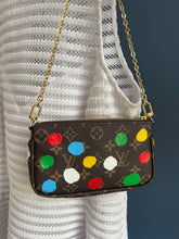 Lade das Bild in den Galerie-Viewer, LOUIS VUITTON POCHETTE YAYOI KUSAMA DOTS
