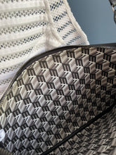 Lade das Bild in den Galerie-Viewer, MCM CLUTCH
