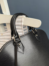 Lade das Bild in den Galerie-Viewer, LOUIS VUITTON ALMA PM

