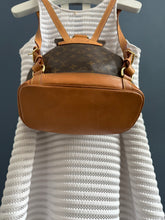 Lade das Bild in den Galerie-Viewer, LOUIS VUITTON MONTSOURIS MM
