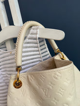 Lade das Bild in den Galerie-Viewer, LOUIS VUITTON ARTSY EMPTREINTE
