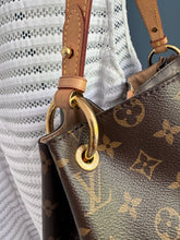 Lade das Bild in den Galerie-Viewer, LOUIS VUITTON GRACEFULL PM
