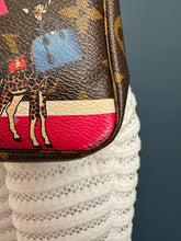 Lade das Bild in den Galerie-Viewer, LOUIS VUITTON MINI POCHETTE
