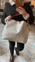 Lade das Bild in den Galerie-Viewer, LOUIS VUITTON GRACEFUL MM
