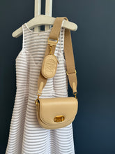 Lade das Bild in den Galerie-Viewer, MCM TRAVIA CROSSBODY BAG
