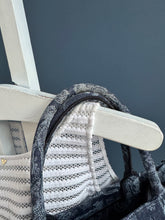 Lade das Bild in den Galerie-Viewer, DIOR TOTE BOOK MEDIUM
