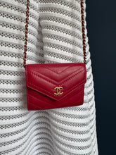 Lade das Bild in den Galerie-Viewer, CHANEL MINI BAG
