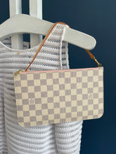 Lade das Bild in den Galerie-Viewer, LOUIS VUITTON CLUTCH
