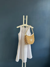 Lade das Bild in den Galerie-Viewer, MCM HIMMEL HOBO BAG
