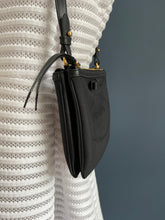 Lade das Bild in den Galerie-Viewer, PRADA CROSSBODY
