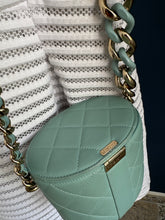 Lade das Bild in den Galerie-Viewer, CHANEL VANITY CASE
