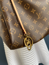 Lade das Bild in den Galerie-Viewer, LOUIS VUITTON ARTSY MM
