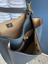 Lade das Bild in den Galerie-Viewer, MCM BEUTEL
