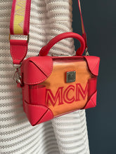 Lade das Bild in den Galerie-Viewer, MCM SOFT BERLIN BAG
