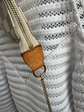 Lade das Bild in den Galerie-Viewer, LOUIS VUITTON MINI POCHETTE
