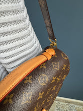 Lade das Bild in den Galerie-Viewer, LOUIS VUITTON MÉTIS
