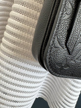 Lade das Bild in den Galerie-Viewer, LOUIS VUITTON MÉTIS EMPREINTE
