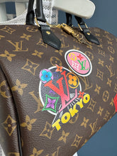 Lade das Bild in den Galerie-Viewer, LOUIS VUITTON WORLD TOUR SPEEDY 30
