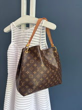 Lade das Bild in den Galerie-Viewer, LOUIS VUITTON GRACEFULL PM
