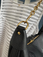 Lade das Bild in den Galerie-Viewer, LOUIS VUITTON LOOP HOBO EMPREINTE
