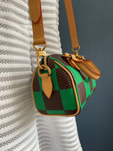 Lade das Bild in den Galerie-Viewer, LOUIS VUITTON SPEEDY 18 DAMIER POP
