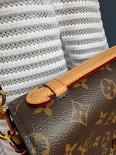 Lade das Bild in den Galerie-Viewer, LOUIS VUITTON MÉTIS
