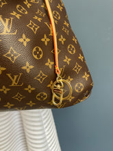 Lade das Bild in den Galerie-Viewer, LOUIS VUITTON ARTSY GM
