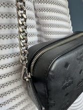 Lade das Bild in den Galerie-Viewer, MCM CAMERA BAG
