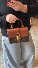 Lade das Bild in den Galerie-Viewer, LOUIS VUITTON LOCKY BB
