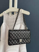 Lade das Bild in den Galerie-Viewer, CHANEL DOUBLE FLAP MEDIUM
