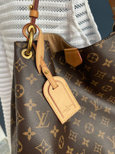Lade das Bild in den Galerie-Viewer, LOUIS VUITTON GRACEFUL MM
