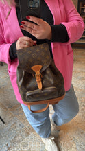 Lade das Bild in den Galerie-Viewer, LOUIS VUITTON MONTSOURIS MM
