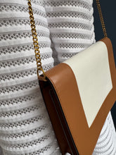 Lade das Bild in den Galerie-Viewer, CÉLINE FRAME EVENING CLUTCH
