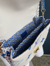 Lade das Bild in den Galerie-Viewer, LOUIS VUITTON MÉTIS BY THE POOL
