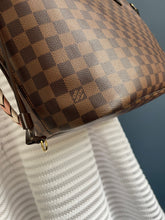 Lade das Bild in den Galerie-Viewer, LOUIS VUITTON NEVERFULL  MIT SCHULTERRIEMEN
