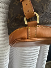 Lade das Bild in den Galerie-Viewer, LOUIS VUITTON MONTSOURIS MM

