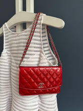 Lade das Bild in den Galerie-Viewer, CHANEL WOC
