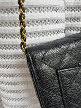 Lade das Bild in den Galerie-Viewer, CHANEL WOC
