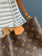 Lade das Bild in den Galerie-Viewer, LOUIS VUITTON GRACEFUL MM
