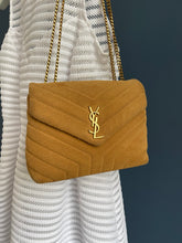 Lade das Bild in den Galerie-Viewer, YSL LOULOU WILDLEDER
