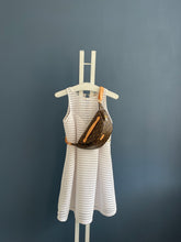 Lade das Bild in den Galerie-Viewer, LOUIS VUITTON BUMBAG

