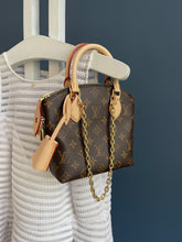 Lade das Bild in den Galerie-Viewer, LOUIS VUITTON LOCKIT BB
