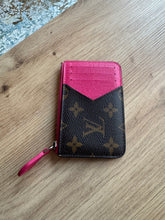 Lade das Bild in den Galerie-Viewer, LOUIS VUITTON ROMY CARDHOLDER
