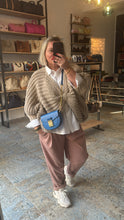 Lade das Bild in den Galerie-Viewer, MCM PATRICIA CROSSBODY
