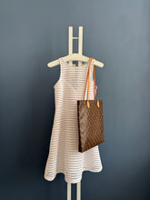 Lade das Bild in den Galerie-Viewer, LOUIS VUITTON CARRY IT
