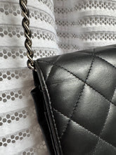 Lade das Bild in den Galerie-Viewer, CHANEL WOC
