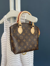 Lade das Bild in den Galerie-Viewer, LOUIS VUITTON LOCKIT BB
