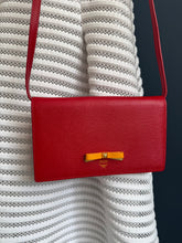 Lade das Bild in den Galerie-Viewer, MCM CLUTCH / WOC
